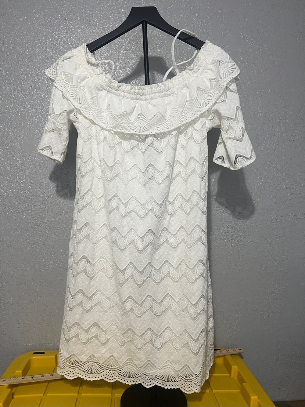 Off-Shoulder White Lace Women's Dress